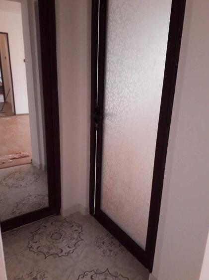 Apartament cu 3 camere semidecomandat în Micro 17
