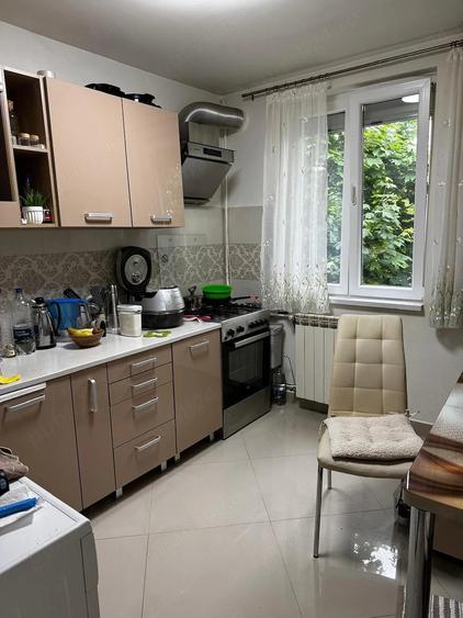 Apartament cu 2 camere decomandat în Berceni