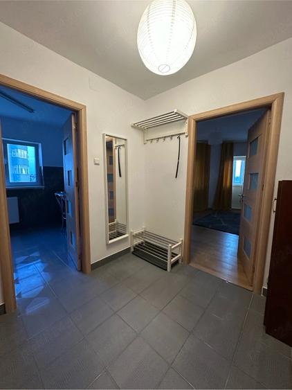 Apartament cu 2 camere semidecomandat, mobilat în 13 Septembrie