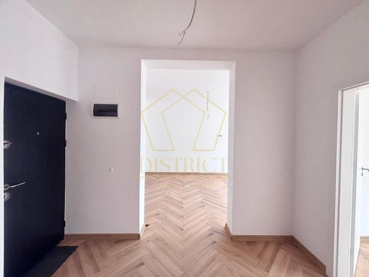 Apartament cu 3 camere decomandat în Torontalului