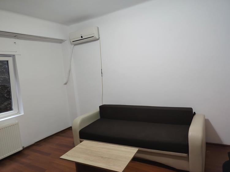 Apartament semidecomandat în Magheru