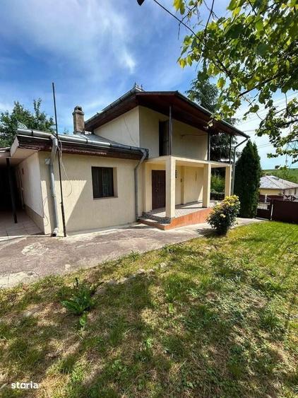 Casă cu 3 camere cu Teren 864 Mp în Central