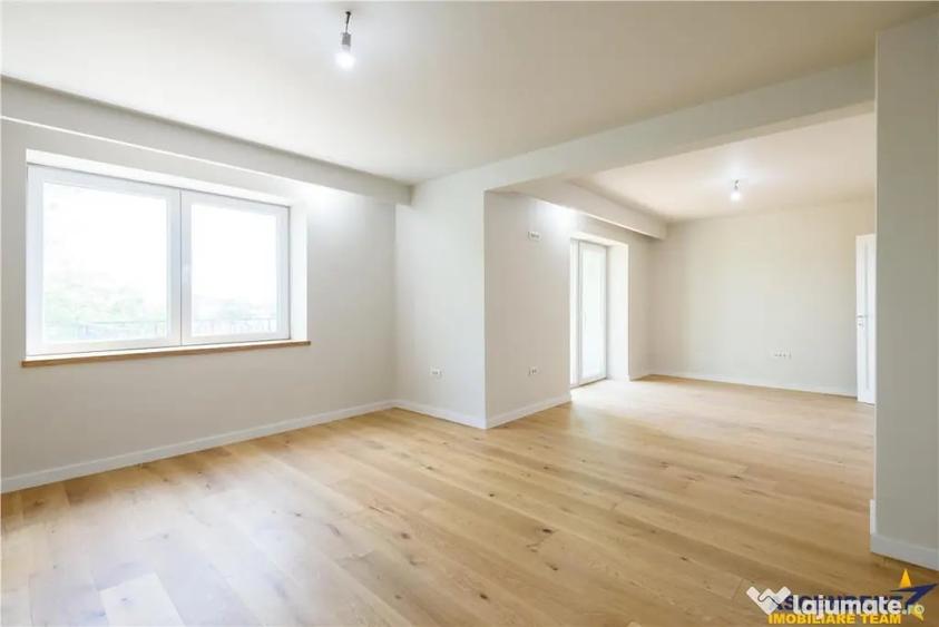 Casă cu 6 camere cu Teren 623 Mp în Centrul Istoric