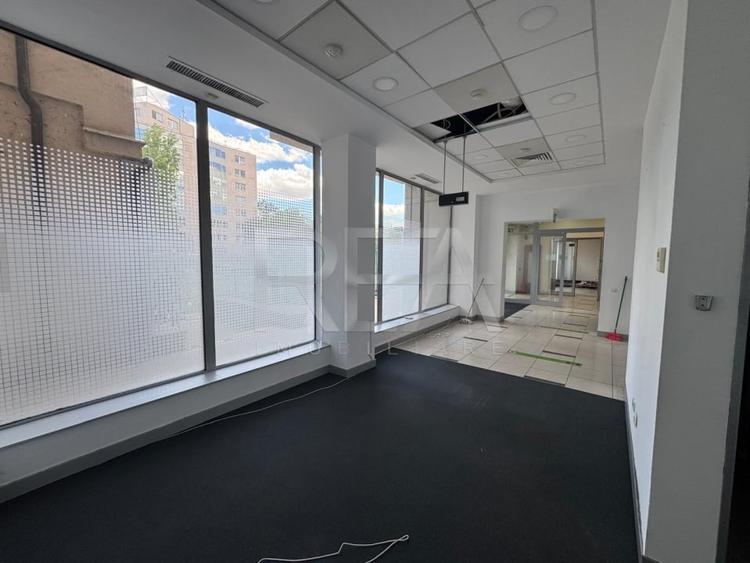 Spațiu comercial, de 200.61000061035 mp, în Băneasa
