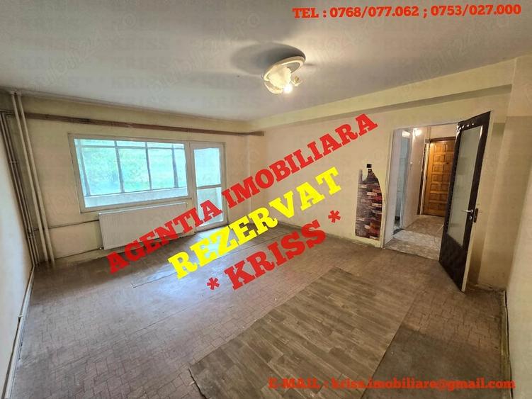 Apartament cu 3 camere decomandat în Teilor