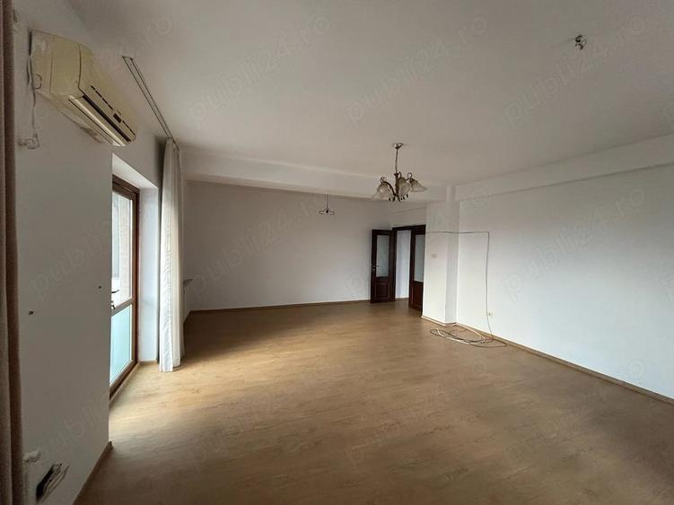 Spațiu comercial, de 520 mp, în Central