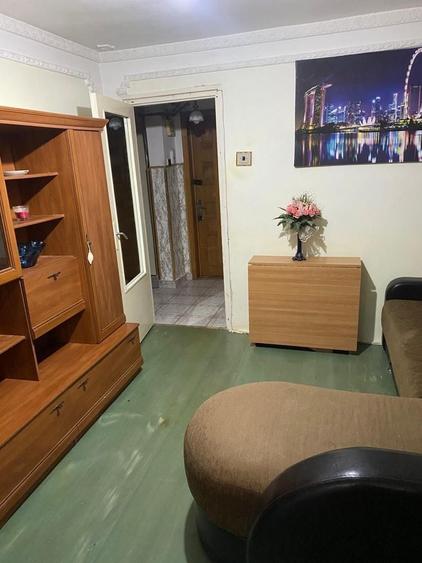 Apartament cu 3 camere decomandat în Satu Nou