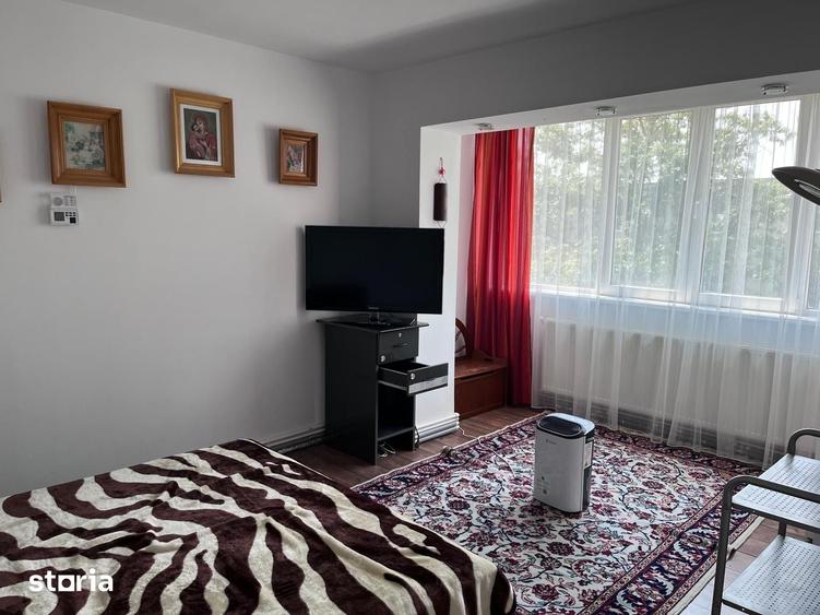 Apartament cu 2 camere în Podu Roș