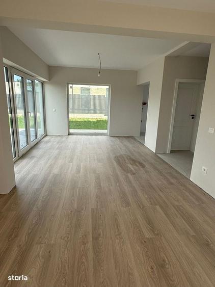 Casă cu 4 camere cu Teren 420 Mp în Valea Adâncă