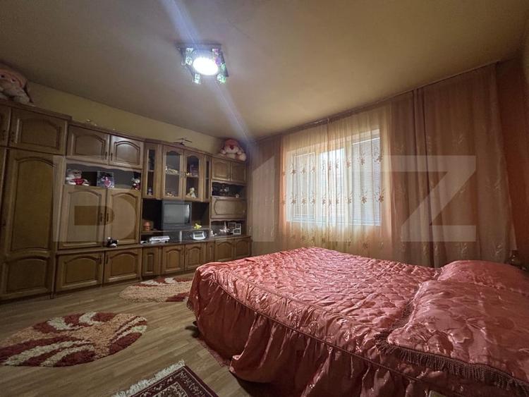 Casă individuală cu 4 camere cu Canalizare în Sud-Vest