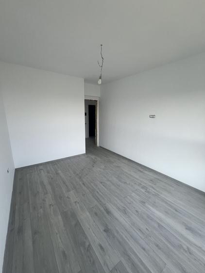 Apartament cu 3 camere decomandat în Lacul Morii