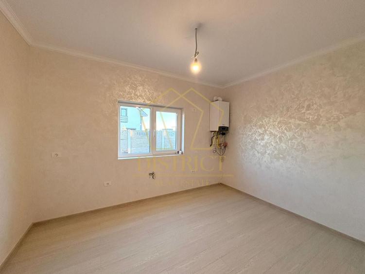 Duplex cu 4 camere cu Canalizare în Moșnița Veche