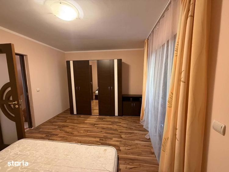 Casă cu 4 camere decomandat în Central