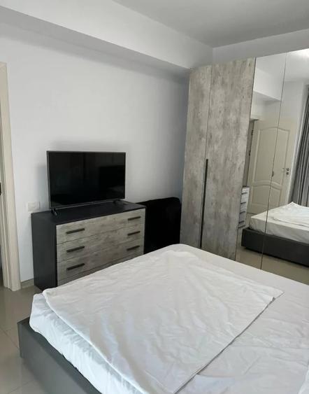 Apartament cu 2 camere decomandat, mobilat în City Park Mall