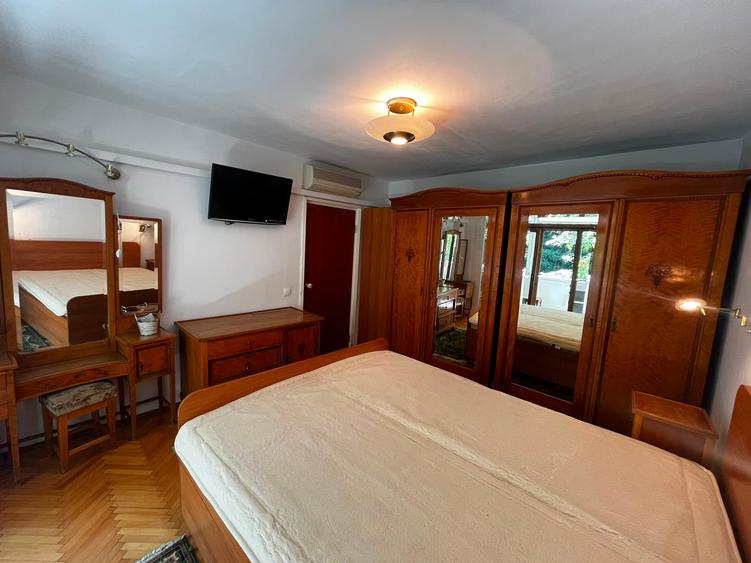 Apartament cu 3 camere decomandat în Drumul Taberei