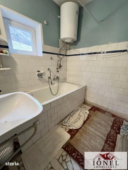 Casă cu 6 camere cu Teren 936 Mp în Abrud