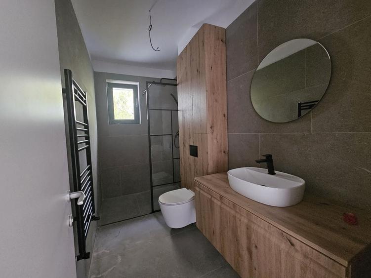 Apartament cu 4 camere decomandat în Iancu Nicolae
