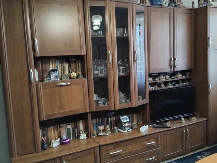 Apartament cu 3 camere semidecomandat în Exterior Vest