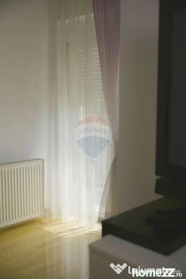 Casă cu 7 camere cu Teren 3093 Mp în Girov