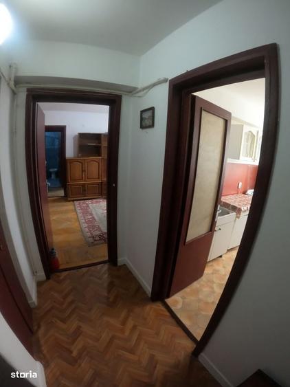 Apartament cu 2 camere semidecomandat în Uiești
