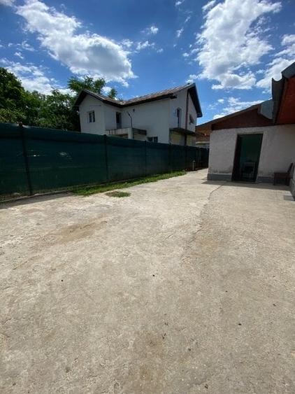 Casă cu 2 camere cu Teren 300 Mp în Tunari