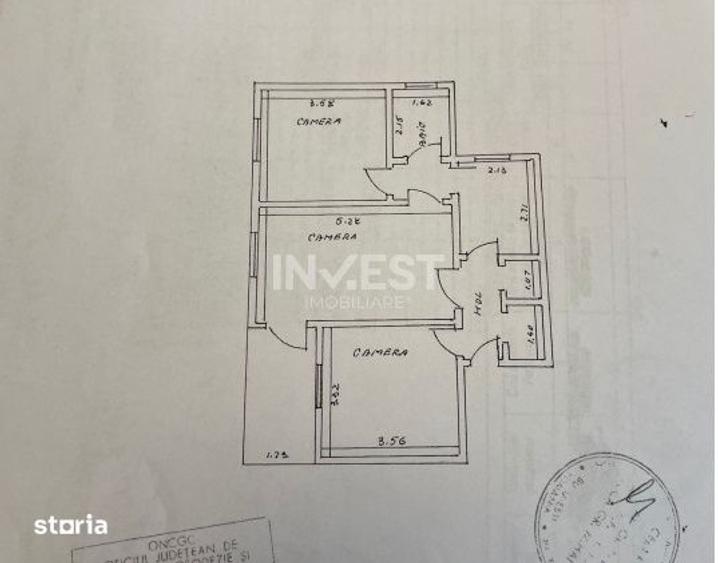Apartament cu 3 camere semidecomandat în Podu Roș