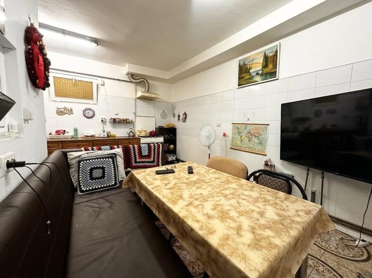 Casă individuală cu 6 camere cu Canalizare în Olimpia-Stadion