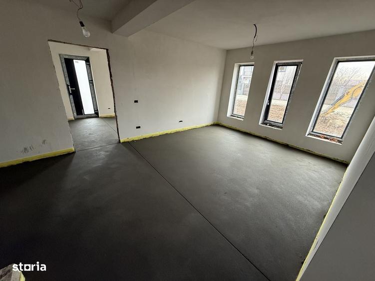 Casă cu 4 camere cu Teren 300 Mp în Central