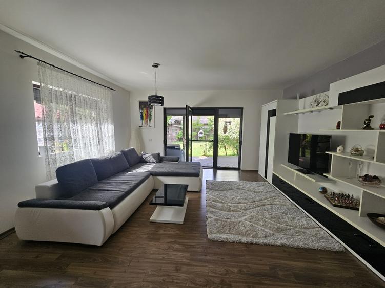 Duplex cu 4 camere cu Canalizare în Dumbrăvița