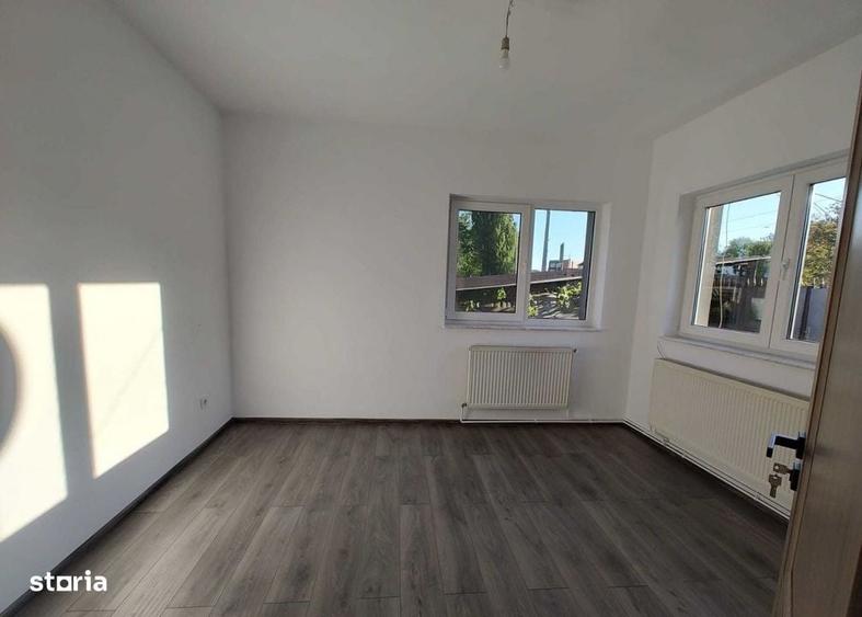 Casă cu 4 camere cu Teren 250 Mp în Central