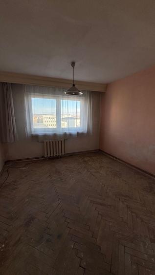 Apartament cu 3 camere decomandat în Cetate