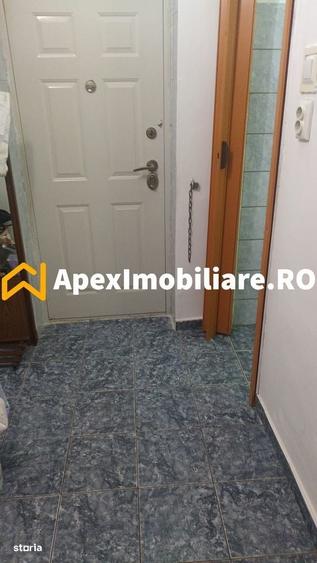 Garsonieră decomandată în Titan