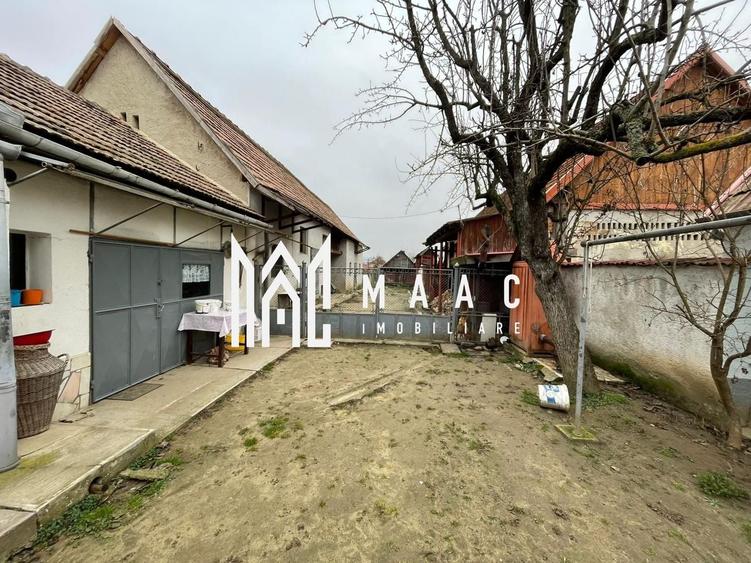 Casă individuală cu 8 camere cu Canalizare în Șeica Mare