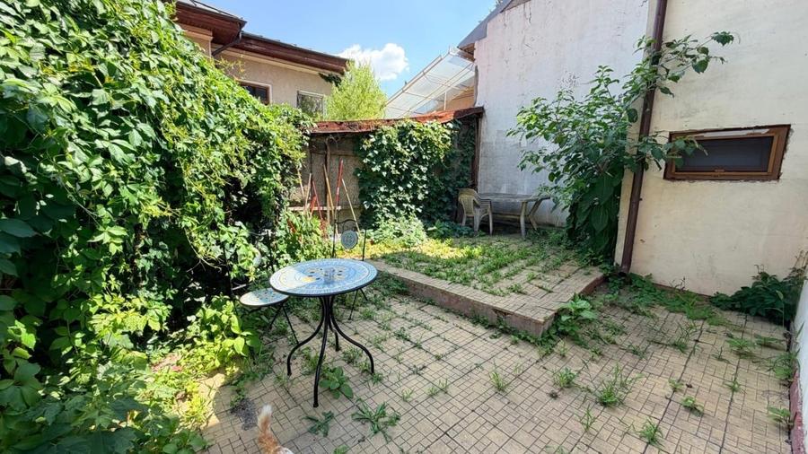 Casă individuală cu 4 camere cu Teren 134 Mp în Cotroceni