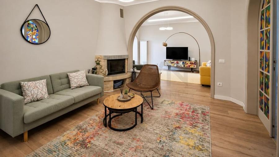 Apartament cu 3 camere decomandat în Primăverii
