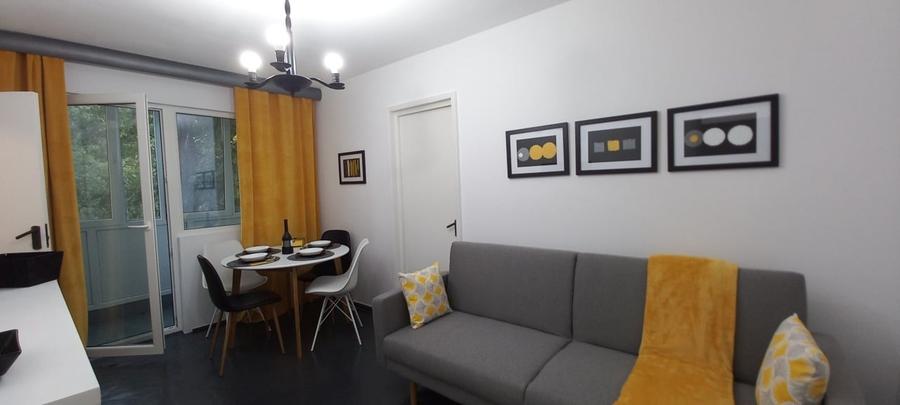 Apartament cu 3 camere semidecomandat în Tomis Nord