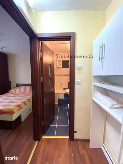 Apartament cu 2 camere semidecomandat în Craiovița Nouă