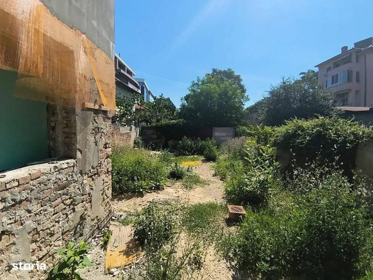Casă cu 4 camere cu Teren 370 Mp în Dorobanți