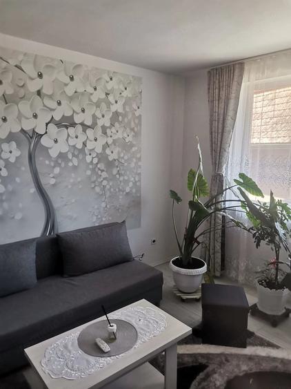 Apartament cu 3 camere decomandat în Iclănzel