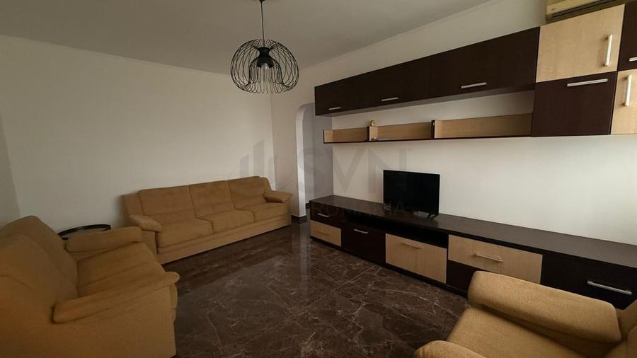 Apartament cu 2 camere semidecomandat, mobilat în 1 Mai