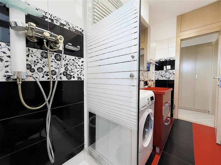 Apartament cu 2 camere decomandat, mobilat în Județean