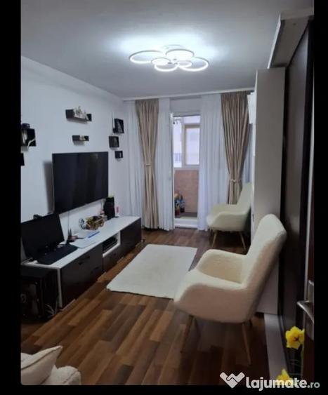Apartament cu 2 camere semidecomandat în Sălăjan