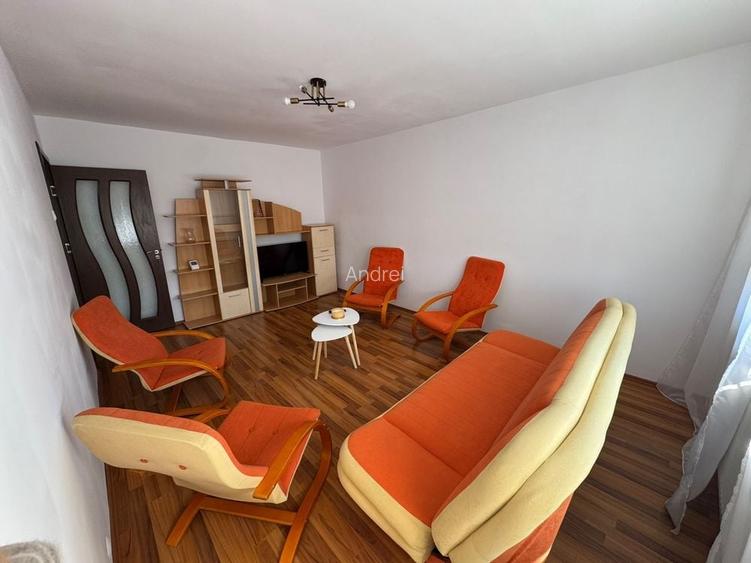 Apartament 3 camere de inchiriat/zona 1 mai /prima chirie