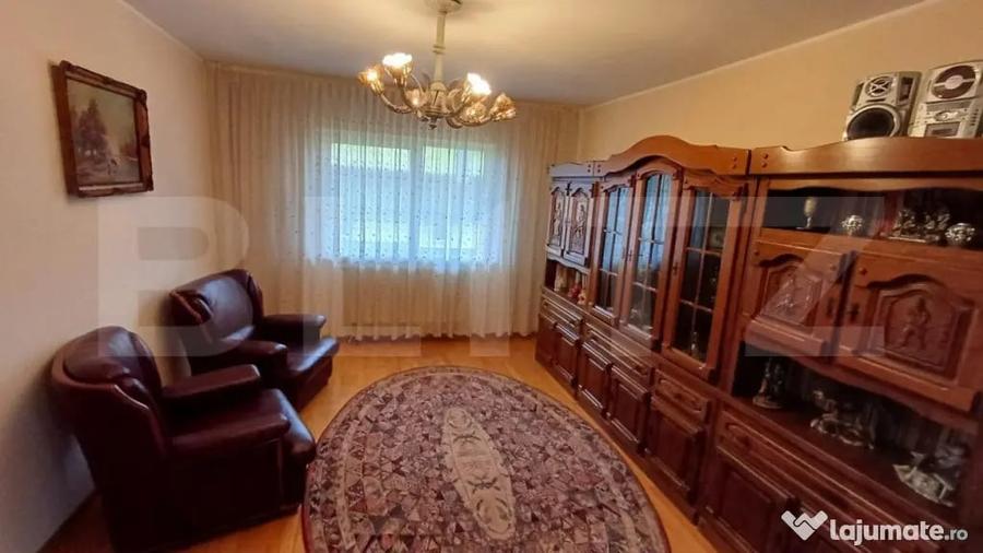 Casă cu 5 camere cu Teren 1200 Mp în Centura
