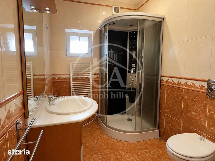 Casă cu 5 camere decomandat cu Teren 298 Mp în Rogerius