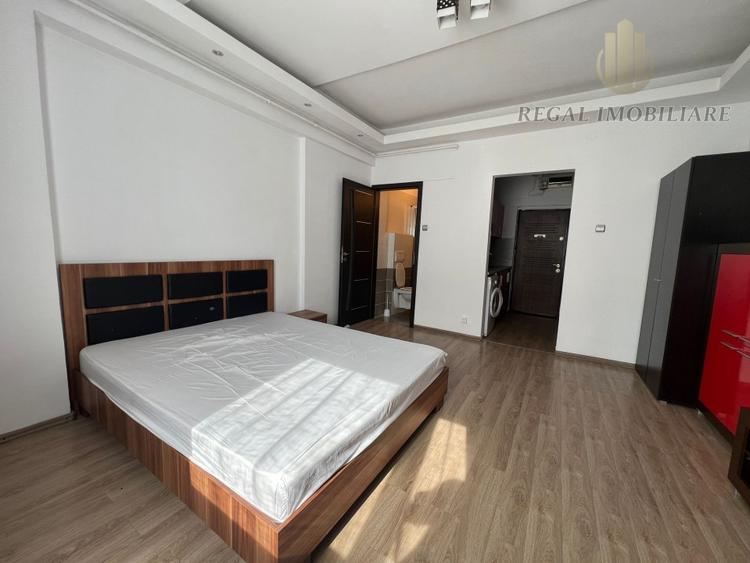 Garsonieră decomandată, mobilată în Romană