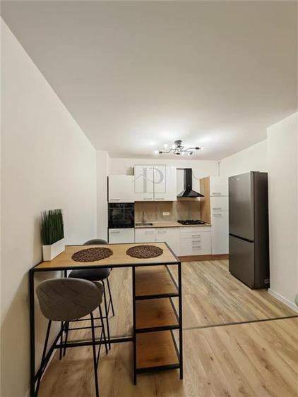 Apartament cu 2 camere semidecomandat, mobilat în Torontalului