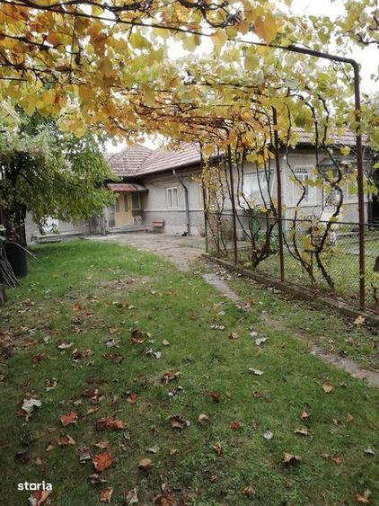 Casă cu 4 camere cu Teren 1300 Mp în Filipeștii de Pădure