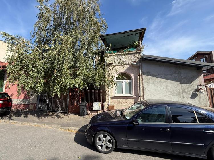 Apartament cu 2 camere semidecomandat în Victoriei