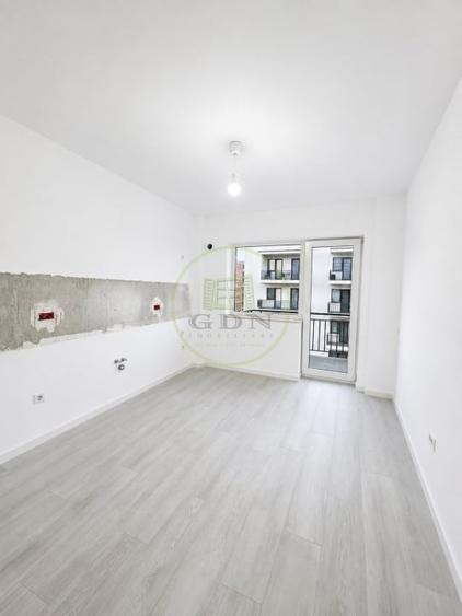 Apartament cu 3 camere decomandat, mobilat în Tractorul